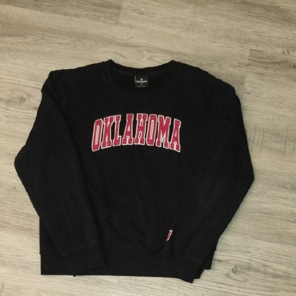 Colosseum Black Oklahoma Sooner Sweatshirt with Red Lettering Size L